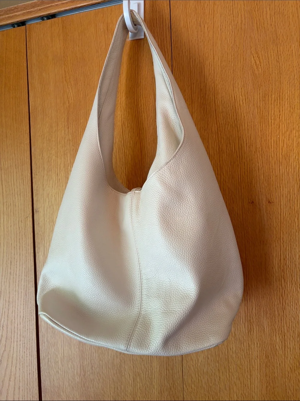 Laggo Havana hobo slouch shoulder bag snap top tassels ivory pebbled leather EUC